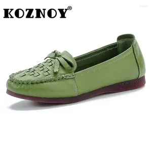 Casual schoenen Koznoy 1,5 cm Etnische handgemaakte weefse echte lederen zomervrouwen glijden op Oxfords Soft Soled Comfy Elegance Fashion Ladies