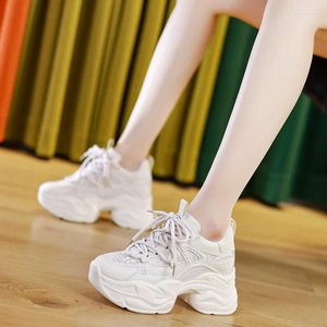 Casual schoenen Krasovki 9 cm Air Mesh ademend lederen sneakers zomer synthetische vrouwen comfortabele witte veterplatform wedge