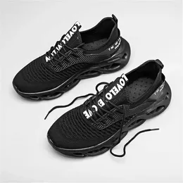 Chaussures décontractées à lacets hauteur clé garçons vulcaniser baskets de luxe hommes Designers bottes de sport pour hommes pour courir Snaeaker Boti