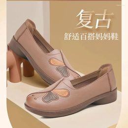 Chaussures décontractées Ladies Nude Flats Nurses Faux Locs de conduite en cuir 2024 Butterfly Elegant Womens Low Talhed Long Standing