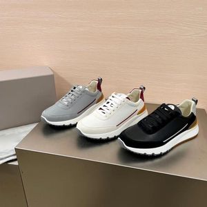 Casual schoenen nieuwste sneaker! Mannen houden van een paar met lederen en overkoepelende stoffen bijpassende low-key design ontwerper