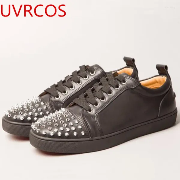 Zapatos informales de cuero con punta baja para hombre, zapatillas planas con suela plateada y negra, para trabajo y correr, Tenis masculinos