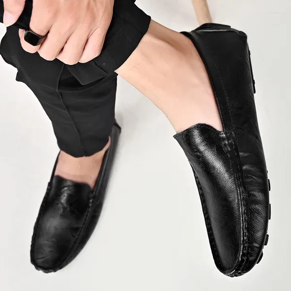 Zapatos casuales hombres de cuero cómodos mocasines para hombre mocasins Deslizamiento transpirable en la conducción negra talla grande 37-47 italiano