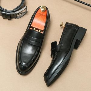 Casual schoenen Lederen heren 2024 Zomertrend Britse stijl Lazy Business Formele slijtage Loafers slip-on