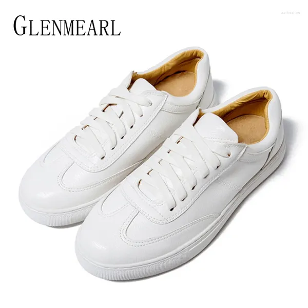 Chaussures décontractées en cuir Plats plate-forme blanche Spring Automne femme lacet up up Plus Size Female Sneakers Driving Shoe
