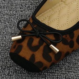 Casual schoenen Leopard Flat Women Loafers Moccasin dames glijden aan voor luxe designer Ballet Flats Koreaanse Zapatos Mujer