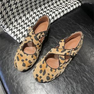 Chaussures décontractées Leopard Print Cross Stracts Femmes Ballet Flats Dance Ladies Horsehair Lazy Walking Loafers 2024 Flat Espadrilles