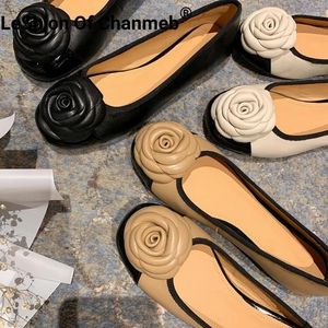 Casual schoenen Leshion van Chanmeb Echte lederen vrouwen platte mix-kleurontwerper bloem slip-on enkele bootschoen comfort zachte vrije tijd