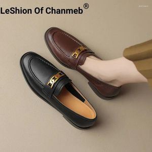 Casual schoenen Leshion van Chanmeb Natuurlijke echte lederen loafers vrouwen ontwerper metalen ketting slip-on luie flats dame dagelijkse schoenen 33-41