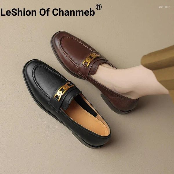 Chaussures décontractées Leshion de chanmeb Natural Realine En cuir Locs Femme Designer Chain de métal Slip-On Lazy Flats Lady Daily Footwear 33-41