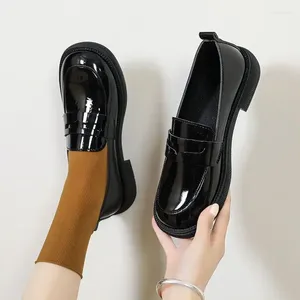 Chaussures décontractées talons bas mocassins élégants mignons plate-forme noire chaussure carrée talons kawaii rond mocasins pour femmes y2k y2k