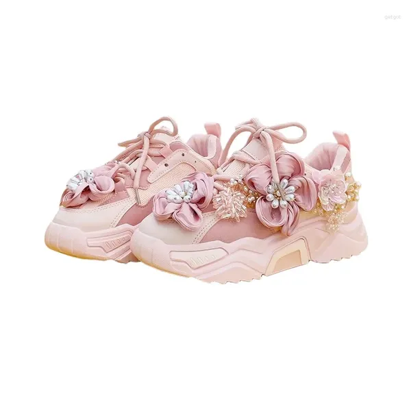 Zapatos informales de lujo con flores para mujer, zapatillas de deporte con plataforma rosa dulce, parte inferior gruesa, perlas, diamantes de imitación, deportivos vulcanizados, 2024