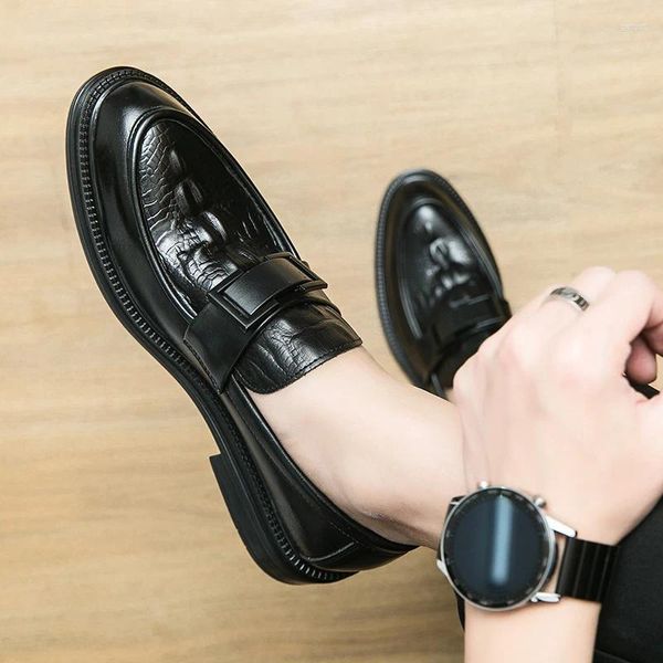 Chaussures décontractées de luxe pour hommes, robe en cuir véritable imprimé Crocodile, boucles en fer noir, bureau d'affaires, semelle en caoutchouc, sans lacet