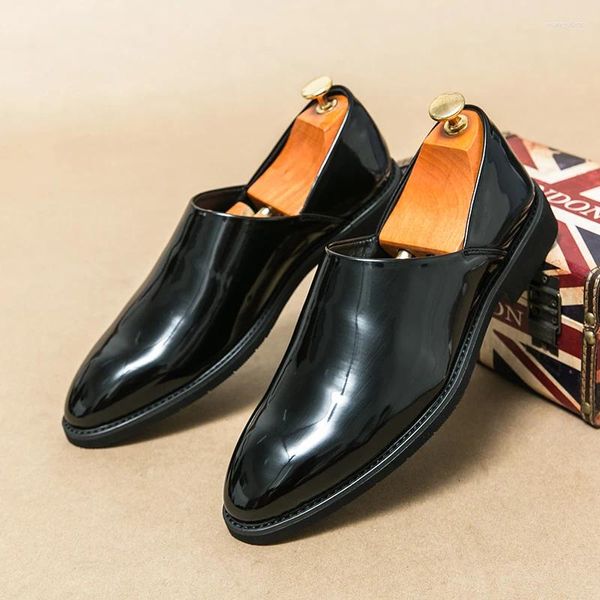 Chaussures décontractées en cuir de luxe en cuir classique masculin conduisant des mocassins de randonnée à la mode pour hommes sociaux