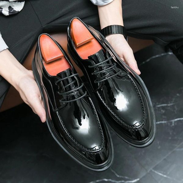 Chaussures décontractées Luxury Patent Leather Men's Fashion Business Glossy Robe Farty Oxford Black plus taille 46