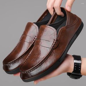 Casual schoenen man Loafers slip-on luxe mode leer 2024 lente herfst mannen buiten platte zakelijke trend