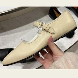 Casual schoenen Mary Jane Ballet Flats For Women 2024 Zwart met Buckle Luxury Designer Hoge kwaliteit Brand Woman Size 43