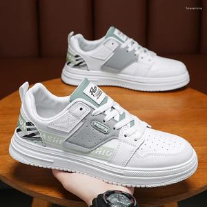 Chaussures décontractées hommes 2024 printemps respirant des baskets de mode blanches pour la jeunesse pour jeunes skate skateboard confortable sport
