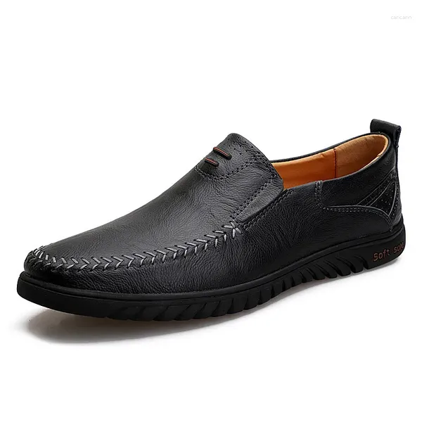 Chaussures décontractées Men de la marque 2024 Véritable mocassin pour hommes en cuir mocassins confortable Slip respirant sur la conduite noire plus taille 37-47