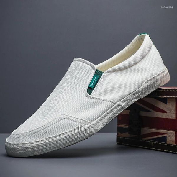 Chaussures décontractées Men Canvas Fashion Slip on Men's Vulcanise Flat Male Sneakers Summer Souffing Cloth Footwear BD24059