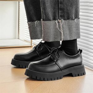 Chaussures décontractées pour hommes, robe originale en cuir, costume de styliste, mocassin à porter, 2024