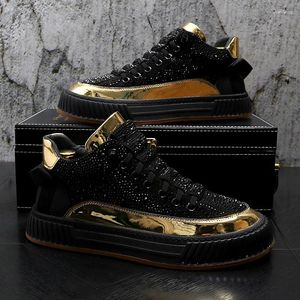 Casual schoenen mannen mode klinknagel enkel laarzen lente herfst punkstijl strass trend mannelijk leer hoge top hiphop sneakers