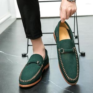 Chaussures décontractées Men Fashion en daim léger doux en cuir authentique Les mocassins perforés glissent en conduite pour la taille 47