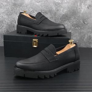 Chaussures décontractées hommes en cuir véritable Slip-on chaussure de conduite affaires mariage robe formelle noir à la mode plate-forme mocassins chaussures pour hommes