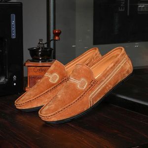 Mocassins en cuir pour hommes, chaussures décontractées, classiques, confortables, plats, à la mode, bateau à enfiler, automne 2024