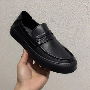Casual schoenen mannen Loafers rijden Comfortabele ademende voeten Niet-slip jonge Europese trend cowhide-stijl zapatos para hombres