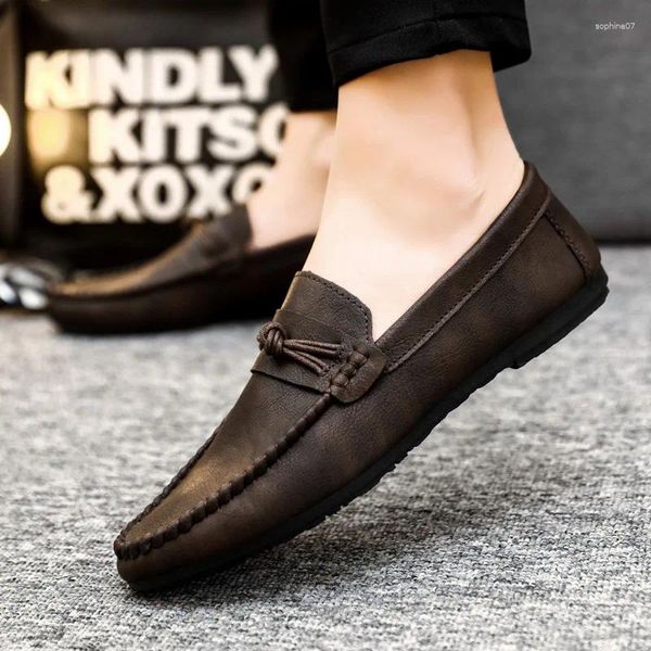 Zapatos casuales hombres mocasines hombre 2024 moda cómoda slip-on mancasins calzado de calzado masculino bote de cuero