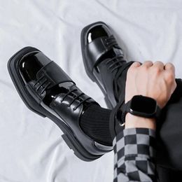 Casual schoenen mannen luxe mode originele lederen veter oxfords schoenfeest nachtclub jurk zwarte trendy sneakers square teen schoenen