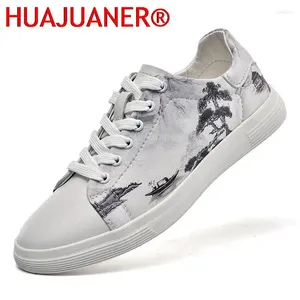 Chaussures décontractées pour hommes en cuir respirant mascules mâles Version en porcelaine peinture à l'encre de la tendance étudiants baskets blanches