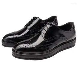 Chaussures décontractées en cuir sculpté pour hommes Brock England pointu pointu à la mode à lacets épais semelles single