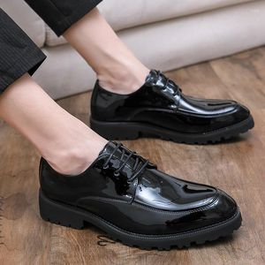 Casual schoenen herenjurk Oxfords Italiaans leer Zapatos Hombre Black Men Suit Party Formal Sapatos Sociale Masculino