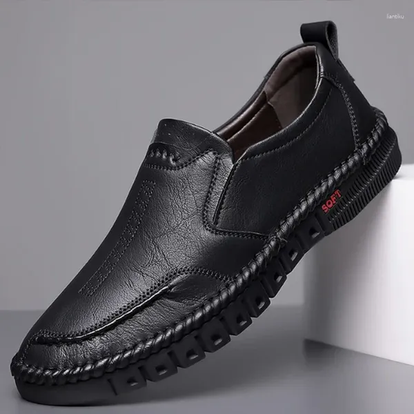 Zapatos casuales de moda para hombres cuero cómodo para hombres de fondo suave negocio deslizamiento de zapatillas de zapatillas