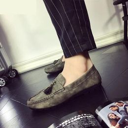 Zapatos casuales de moda para hombres de cuero PU Hombres de mocasines en la conducción de sapato suave Masculino Mocassin Homme