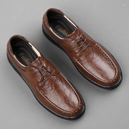 Chaussures décontractées en cuir authentique 37-45 Tête Soft Anti-Slip Rubber Logs Man Lace Up Real