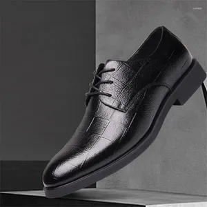 Chaussures décontractées en cuir masculin 2024 robe d'affaires automobile authentique semelle douce chaude polyvalente