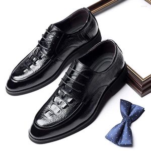 Casual schoenen Men's Luxe mode avond prom jurk echte lederen veter derby schoen zwart ademende heer schoeisel chaussure chaussure