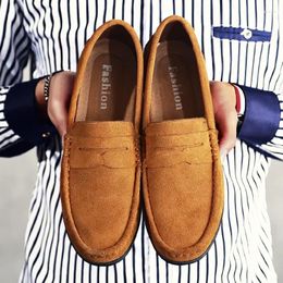 Chaussures décontractées Mocasins en cuir breveté masculin