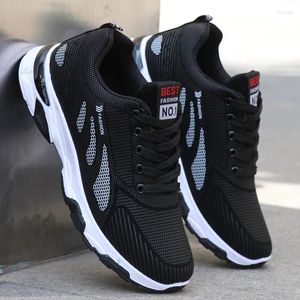 Chaussures décontractées Sports pour hommes sans glissement amortissant Jogging de jogging de jogging professionnel athlétique pour les hommes