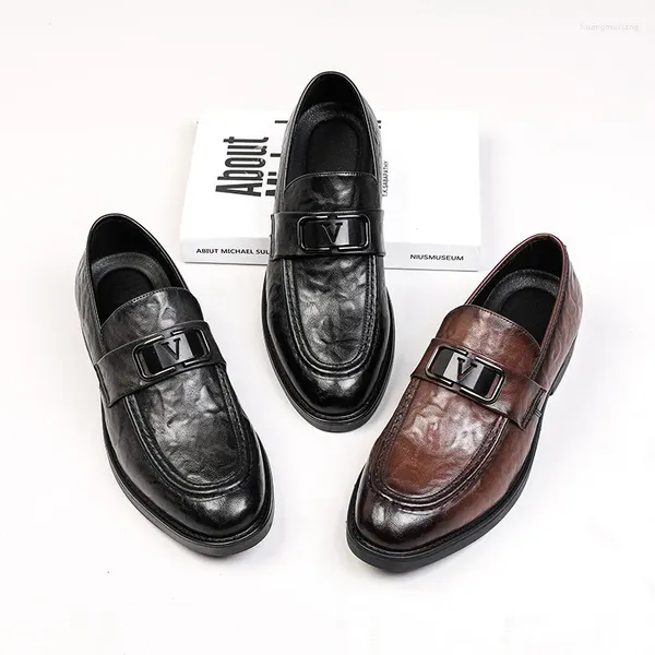 Chaussures décontractées en cuir de grande taille pour hommes, chaussures pointues de Style britannique, à la mode, sans lacets, pour loisirs, assorties avec tout, printemps et automne