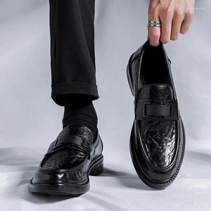 Chaussures décontractées pour hommes printemps et automne tendance de la mode jeunesse urbaine un pied de loisirs en cuir de grande taille