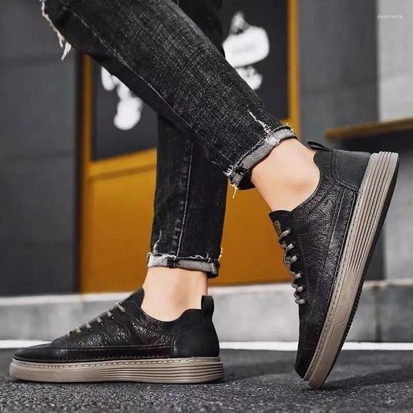 Chaussures décontractées printemps en cuir noir polyvalent en cuir noir étanche à basse coupe et à la planche antidérapante