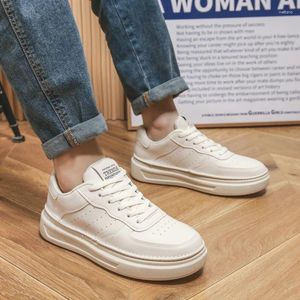 Vrijetijdsschoenen Heren Dikke zolen Veelzijdige Trendy Koreaanse stijl Wit Vier seizoenen Ademende mode-sneakers voor heren
