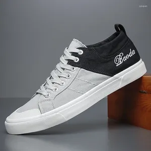 Casual schoenen heren vulcanize 2024 canvas mannelijke sneakers mode Koreaans wandelen platte herfst man comfortabel