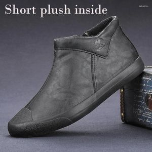 Chaussures décontractées pour l'hiver chaud Cuir chaud Fashion Simple Couleur solide haut haut haut plats en peluche mâle mobile Tenis masculino