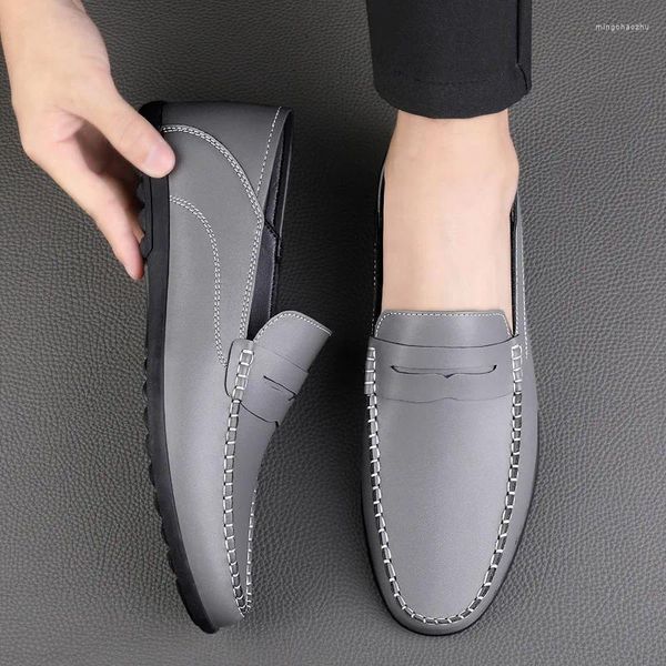 Zapatos casuales zapatos de hombres mocasines de gran tamaño cómodos planos de verano cuero de verano de moda moderna