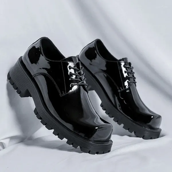 Chaussures décontractées Men Square Toe Japan Streetwear Streetwear Black Fashion Leather Business Office Office Robe de mariée Robe de mariée